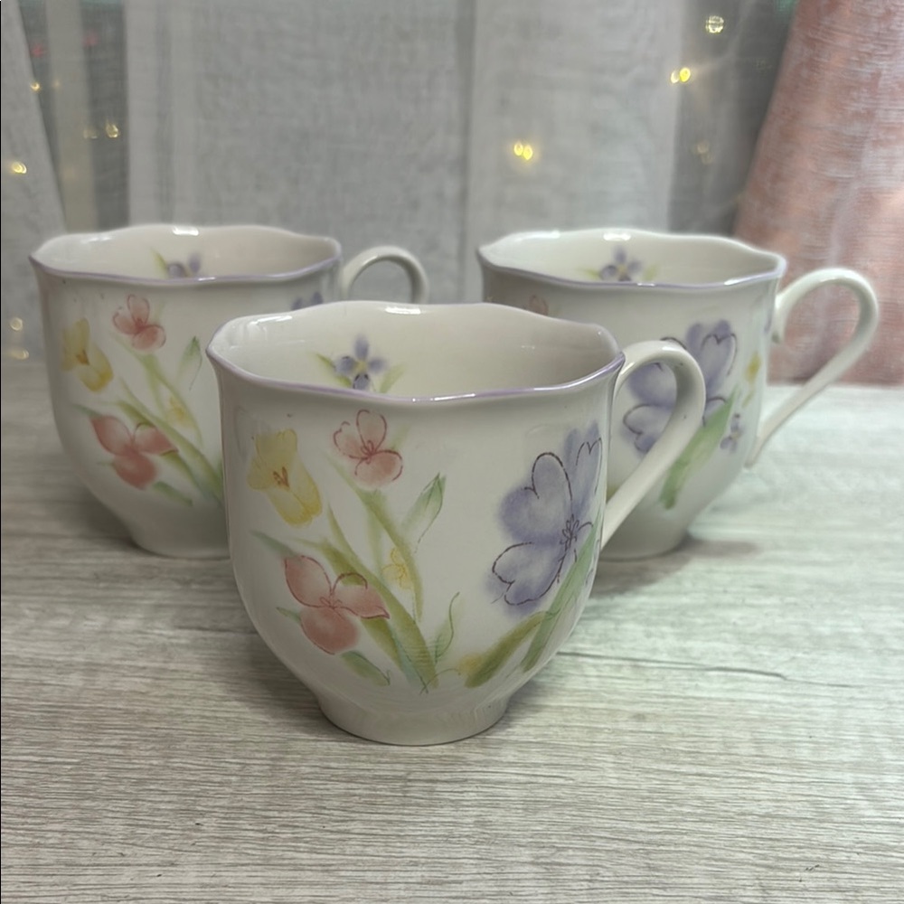 Floral Ceramic Mug Set